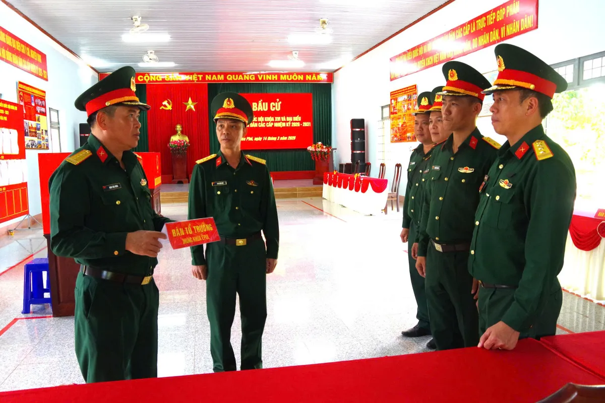 Đắk Lắk: Bộ Chỉ huy Qu&acirc;n sự tỉnh r&agrave; so&aacute;t c&ocirc;ng t&aacute;c chuẩn bị bầu cử tại Tiểu đo&agrave;n 303 - Ảnh 1.