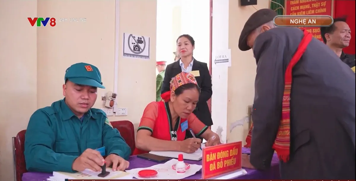 Nghệ An: 55 khu vực miền n&uacute;i, bi&ecirc;n giới bầu cử sớm- Ảnh 1.