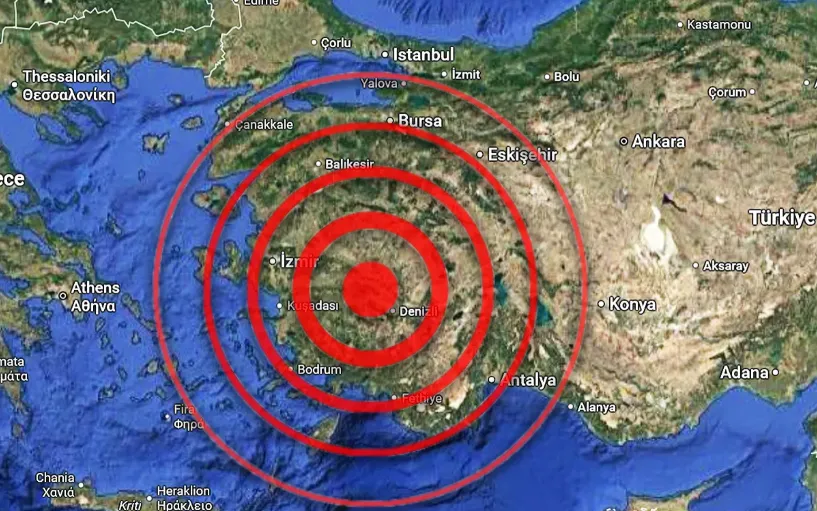 Đống đổ nát của một tòa nhà ở Sindirgi, miền Tây Thổ Nhĩ Kỳ, sau trận động đất xảy ra hôm 7/8/2025 (Ảnh minh hoạ: Hispanatolia)