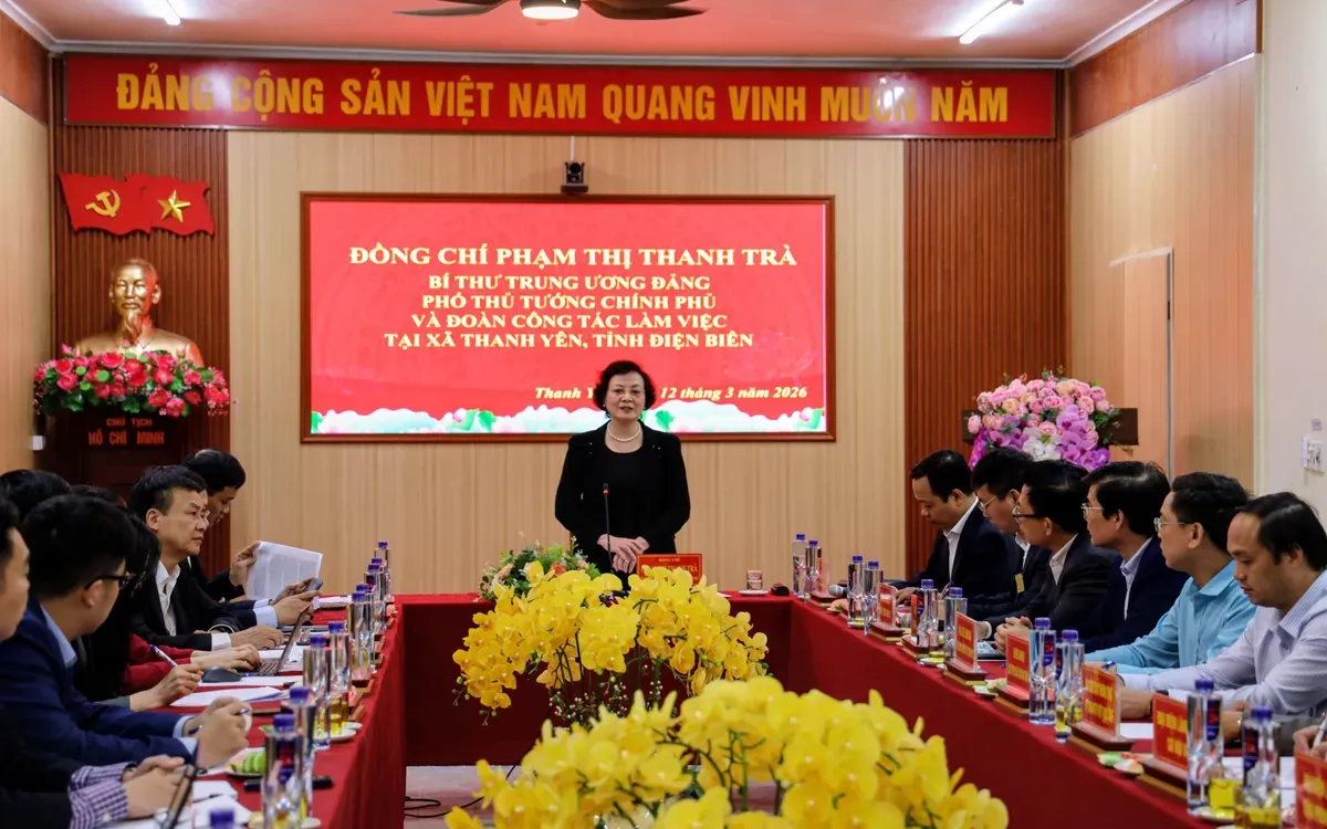 Phạm Thị Thanh Tr&agrave; kiểm tra c&ocirc;ng t&aacute;c chuẩn bị bầu cử tại Điện Bi&ecirc;n- Ảnh 1.