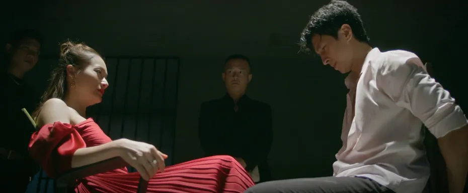 Đồng hồ đếm ngược - Tập 12: Chị Thơ (Lan Phương) c&oacute; sở th&iacute;ch kh&ocirc;ng l&agrave;nh mạnh với trai trẻ- Ảnh 1.