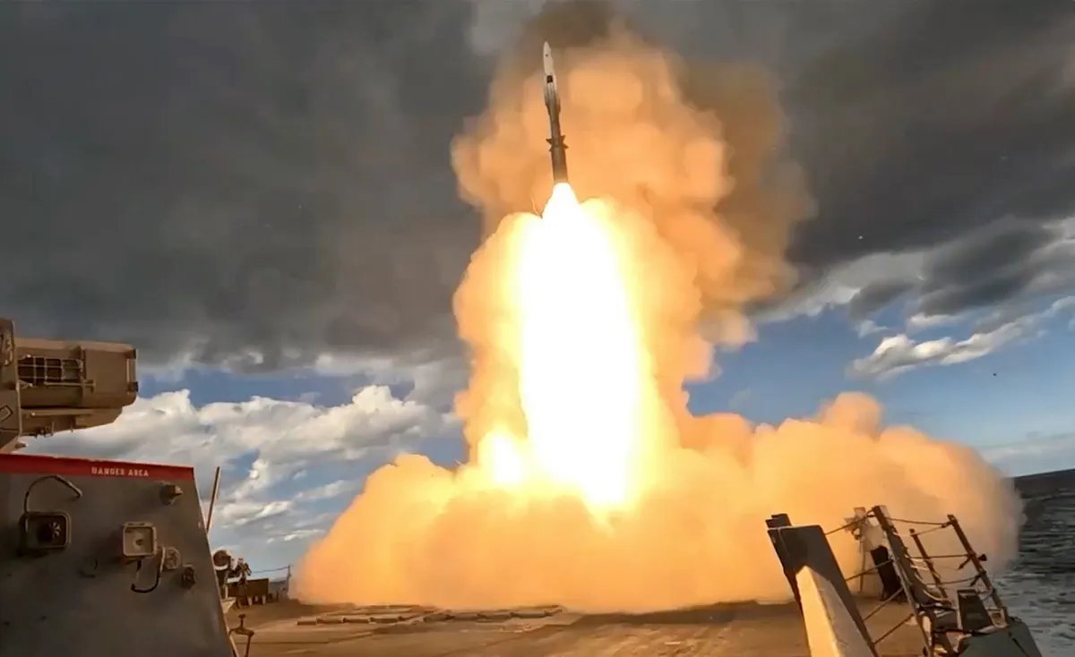 Mỹ cảnh b&aacute;o Iran &ldquo;mắc sai lầm lớn&rdquo; khi tấn c&ocirc;ng c&aacute;c nước l&aacute;ng giềng - Ảnh 2.