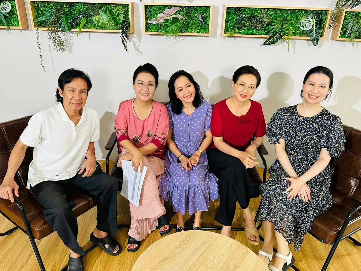 Điểm tin sao Việt: Hồ Ngọc H&agrave; chia sẻ phong c&aacute;ch sống t&iacute;ch cực- Ảnh 5.