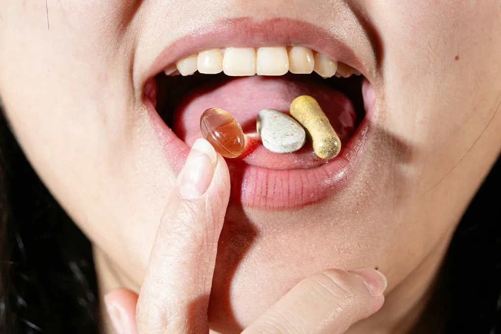 Nghiên cứu mới cho thấy vitamin tổng hợp có thể giúp làm chậm quá trình lão hóa sinh học- Ảnh 1. Nghiên cứu mới cho thấy vitamin tổng hợp có thể giúp làm chậm quá trình lão hóa sinh học- Ảnh 1.