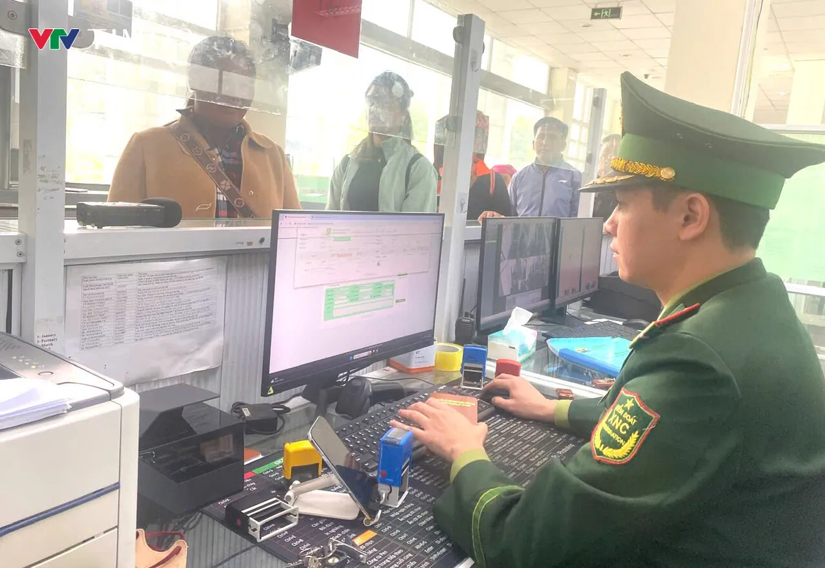 Lai Ch&acirc;u: Rộn r&agrave;ng kh&ocirc;ng kh&iacute; chuẩn bị bầu cử ở v&ugrave;ng bi&ecirc;n - Ảnh 5.