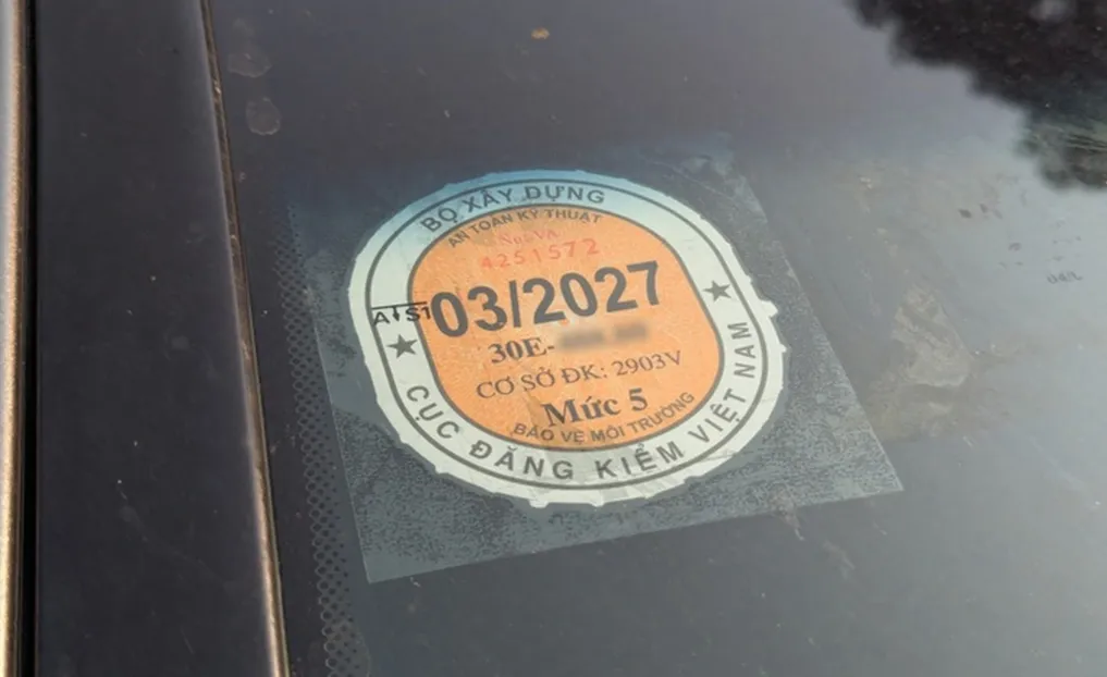 Tem đăng kiểm mới bỏ ng&agrave;y hết hạn: T&agrave;i xế cần l&agrave;m g&igrave; để tr&aacute;nh bị phạt?- Ảnh 1.
