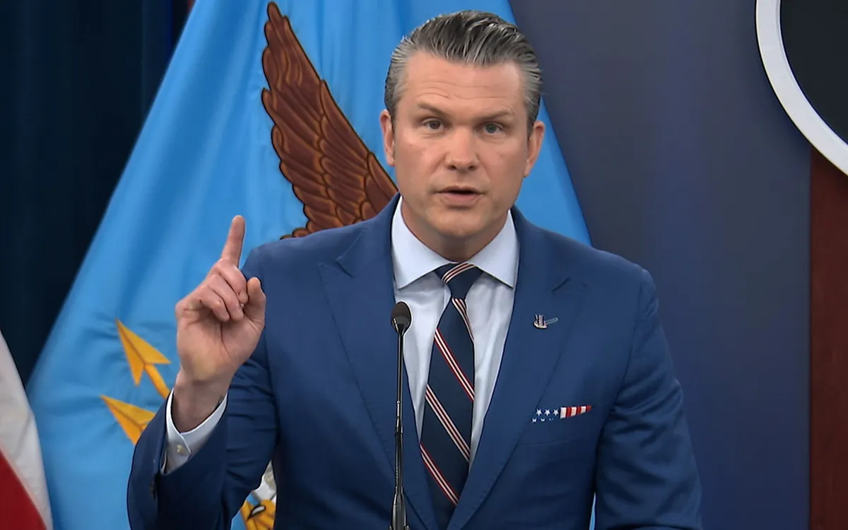 Bộ trưởng Quốc phòng Mỹ Pete Hegseth phát biểu trong một cuộc họp báo tại Lầu Năm Góc ở Washington, ngày 10/3/2026 (Ảnh: ABC News)