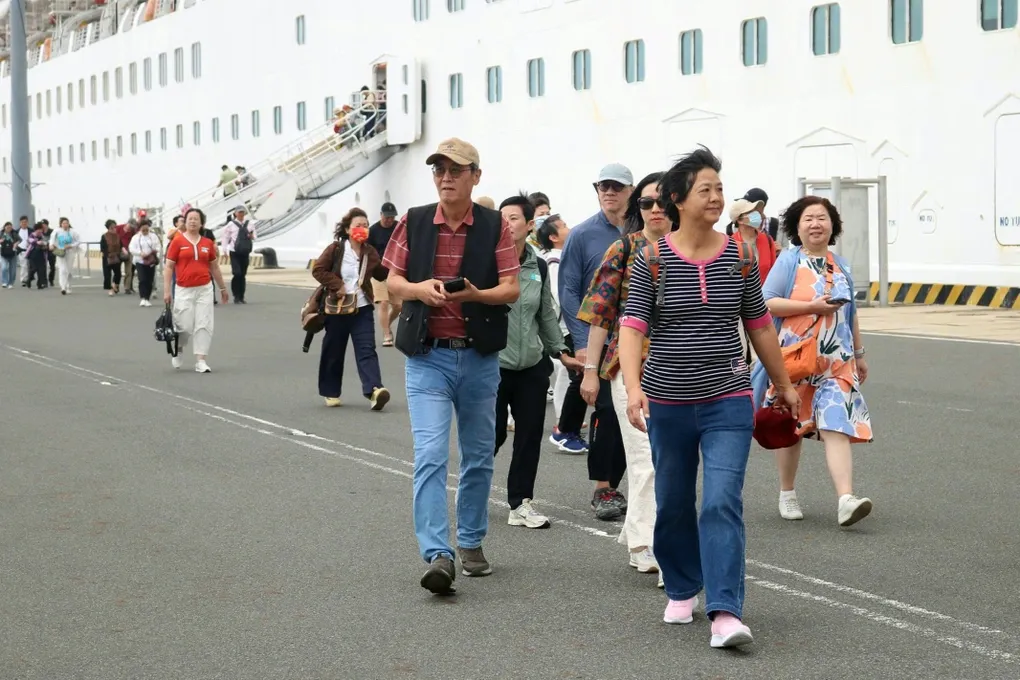 Adora Mediterranea đưa hơn 2.200 du kh&aacute;ch quốc tế đến Kh&aacute;nh H&ograve;a- Ảnh 1.