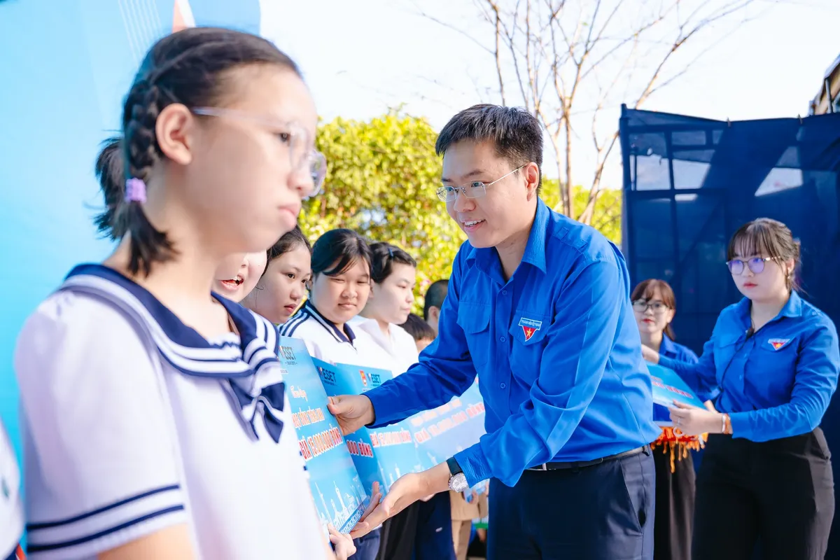 2.500 thiếu nhi c&oacute; ho&agrave;n cảnh kh&oacute; khăn sẽ được hỗ trợ trong Th&aacute;ng Thanh ni&ecirc;n- Ảnh 1.