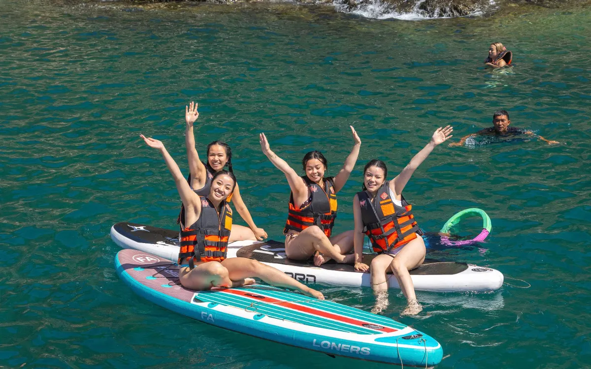 Với lợi thế nổi bật về biển đảo, khí hậu ôn hòa quanh năm, hệ thống lưu trú, nghỉ dưỡng cao cấp và hạ tầng du lịch phát triển, Khánh Hòa được xem là trung tâm du lịch của khu vực Nam Trung Bộ.