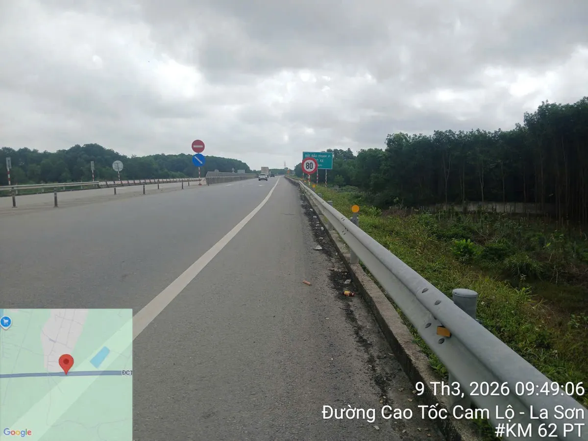 Bất hợp lý giới hạn 50km/h trên cao tốc Cam Lộ - La Sơn: Đề xuất trả lại tốc độ 80km/h - Ảnh 1.