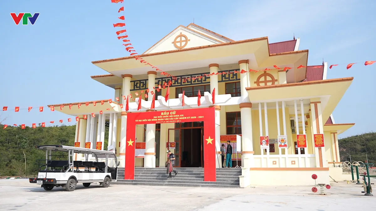 L&aacute; phiếu nơi đầu s&oacute;ng- Ảnh 1.