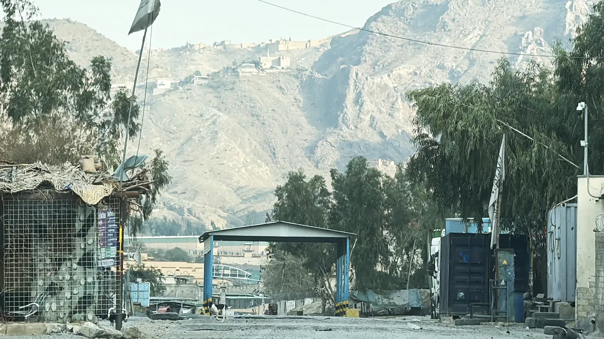 Trung Quốc l&agrave;m trung gian h&ograve;a giải xung đột giữa Pakistan v&agrave; Afghanistan- Ảnh 1.