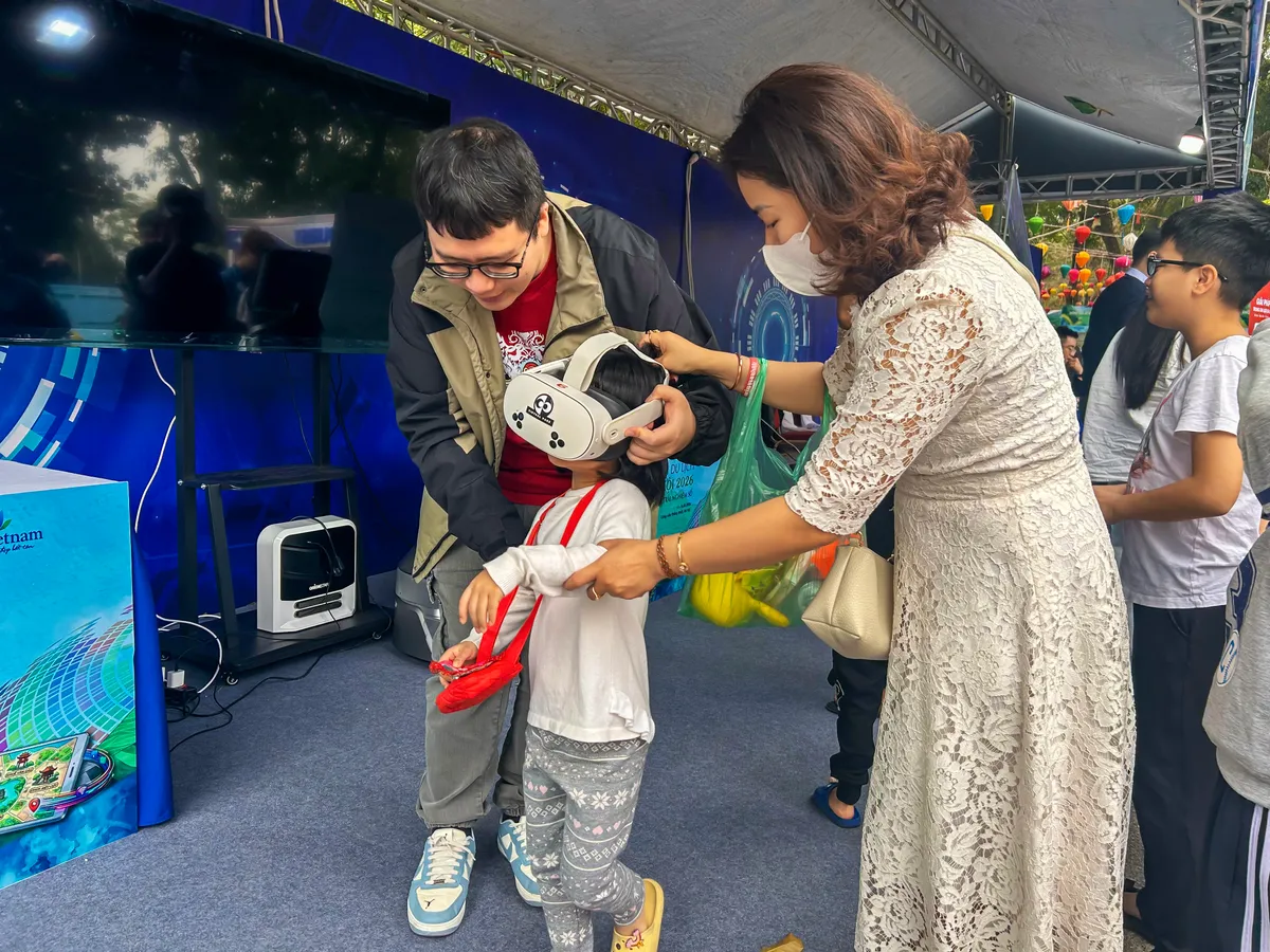 Đ&aacute;nh thức di sản bằng c&ocirc;ng nghệ tại Lễ hội Du lịch H&agrave; Nội 2026- Ảnh 2.