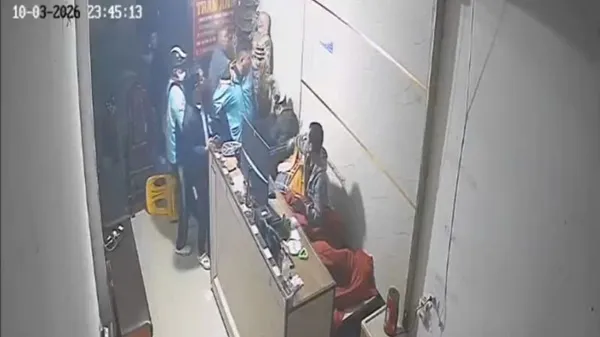 Nghi tranh gi&agrave;nh kh&aacute;ch, t&agrave;i xế xe c&ocirc;ng nghệ bị tố h&agrave;nh hung người tr&ecirc;n đường Phạm Văn Đồng- Ảnh 1.