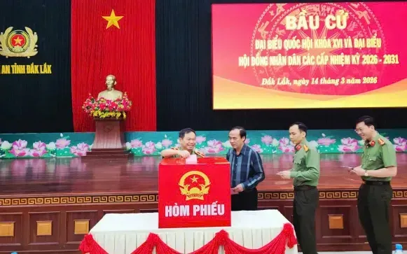 Lực lượng Biên phòng tại tỉnh Đắk Lắk chuẩn bị trang nghiêm tại lễ bầu cử.