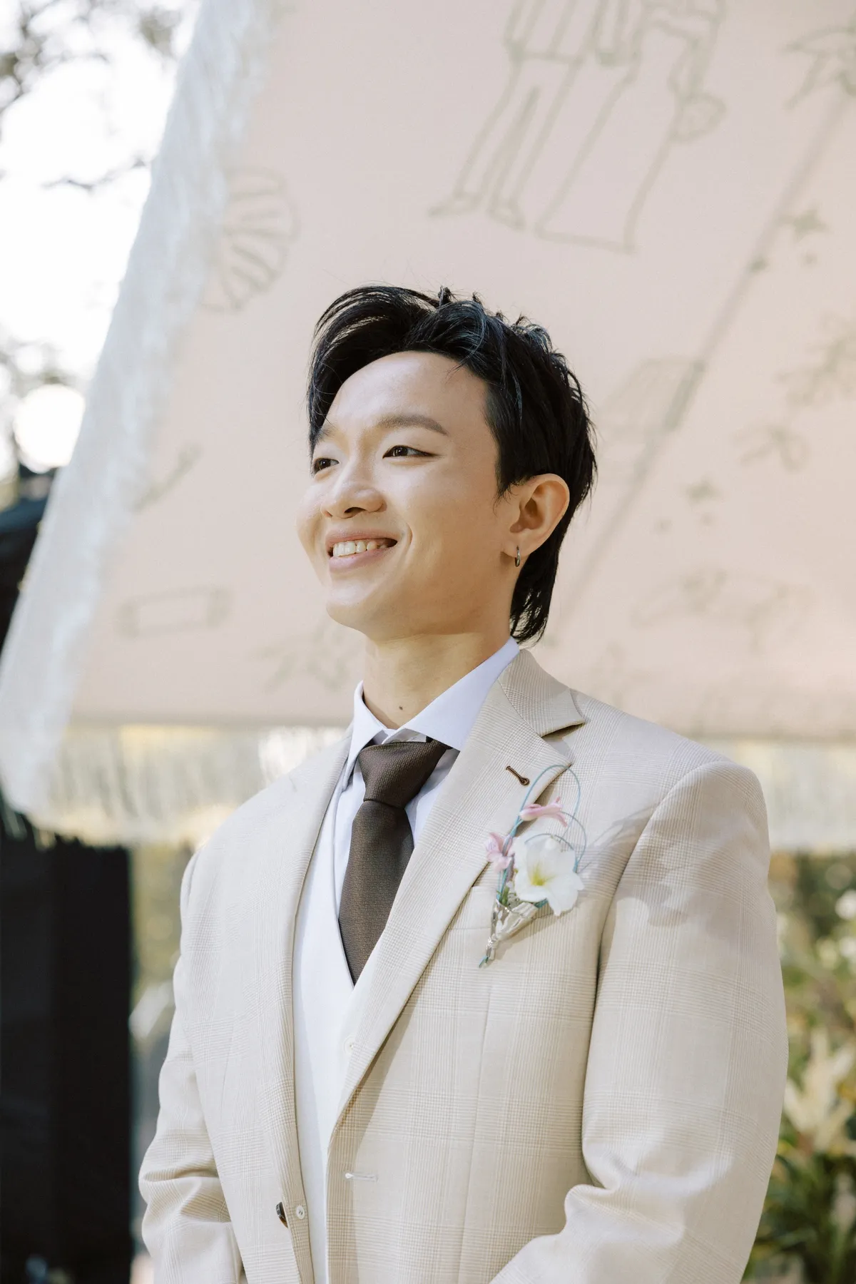 Vừa xác nhận đã kết hôn được 6 năm, Hoàng Dũng ra mắt ca khúc được hát trong đám cưới - Ảnh 3.