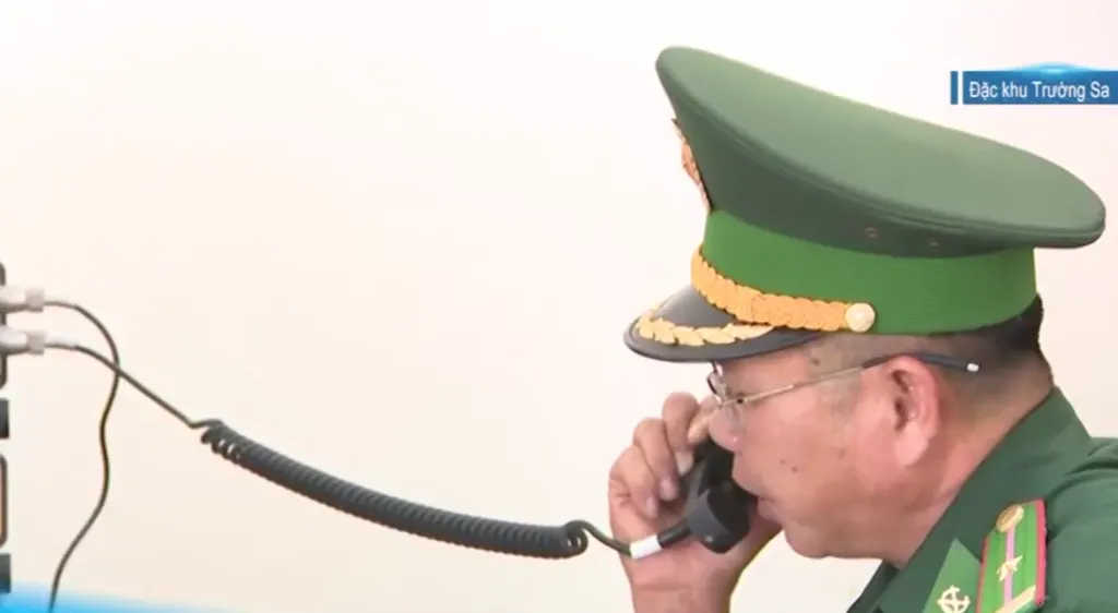 Những cử tri đặc biệt ở Trường Sa- Ảnh 1. Những cử tri đặc biệt ở Trường Sa- Ảnh 1.