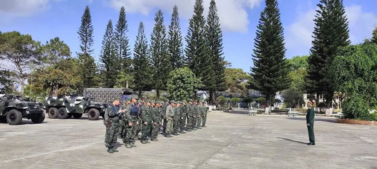 Gia Lai kiểm tra trực sẵn s&agrave;ng chiến đấu bảo vệ bầu cử tại c&aacute;c đơn vị ph&iacute;a T&acirc;y  - Ảnh 1.