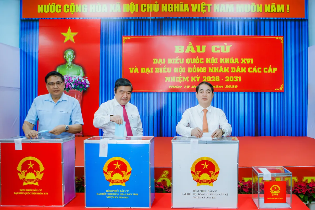 Khánh Hòa: Hơn 1,65 triệu cử tri nô nức đi bầu cử đại biểu Quốc hội và HĐND các cấp - Ảnh 3.