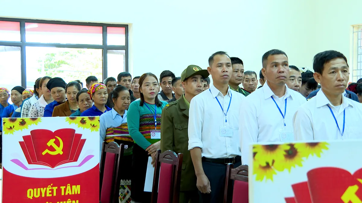 Rộn ràng ngày hội bầu cử nơi miền biên viễn xứ Thanh- Ảnh 2. Rộn ràng ngày hội bầu cử nơi miền biên viễn xứ Thanh- Ảnh 2.