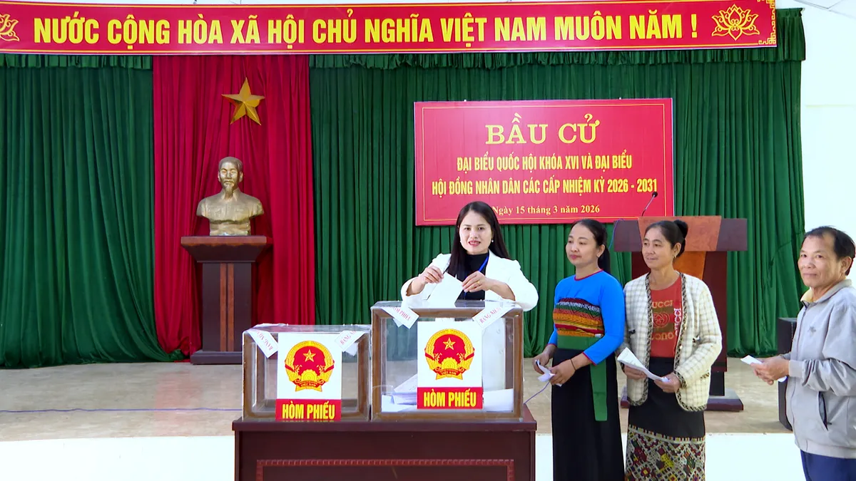 Rộn ràng ngày hội bầu cử nơi miền biên viễn xứ Thanh- Ảnh 5. Rộn ràng ngày hội bầu cử nơi miền biên viễn xứ Thanh- Ảnh 5.