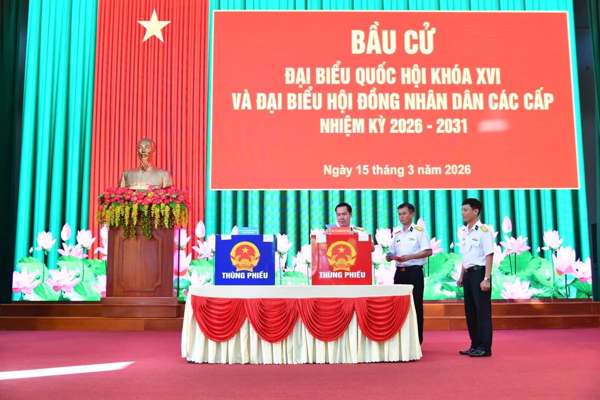 V&ugrave;ng 2 Hải qu&acirc;n tổ chức bầu cử an to&agrave;n, chặt chẽ từ đất liền đến v&ugrave;ng biển - Ảnh 2.