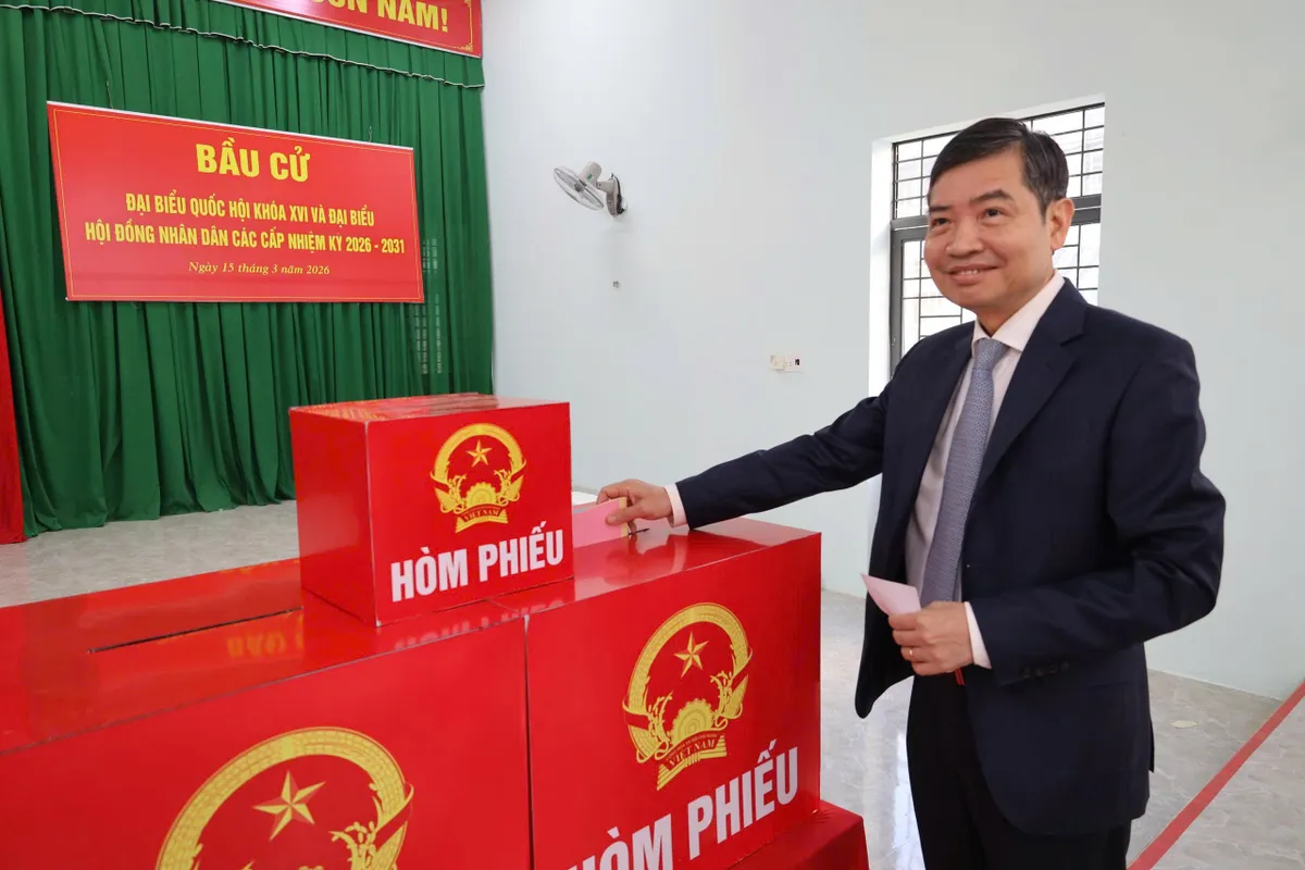 Đắk Lắk: Cử tri n&ocirc; nức gửi l&aacute; phiếu t&acirc;m huyết - Ảnh 4.