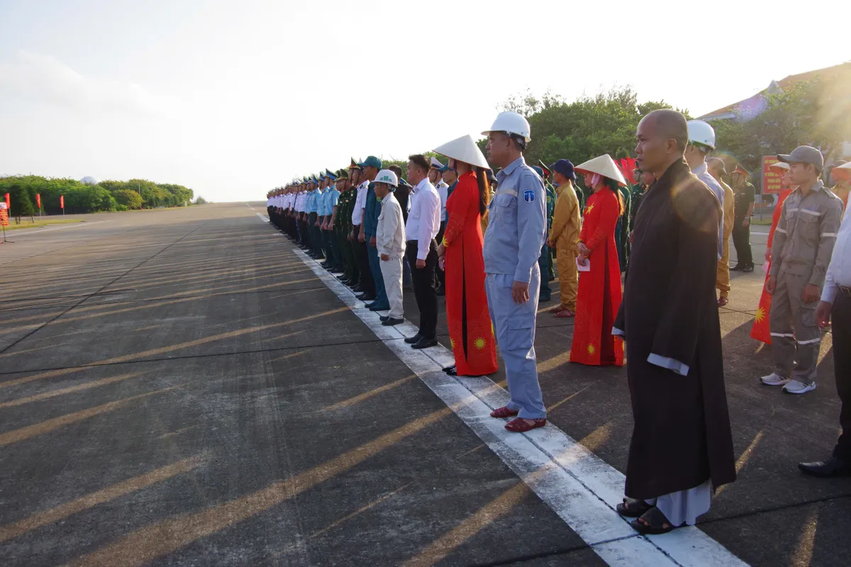 Kh&aacute;nh H&ograve;a: Hơn 5.000 cử tri V&ugrave;ng 4 Hải qu&acirc;n v&agrave; đảo Trường Sa ho&agrave;n th&agrave;nh c&ocirc;ng t&aacute;c bỏ phiếu - Ảnh 3.