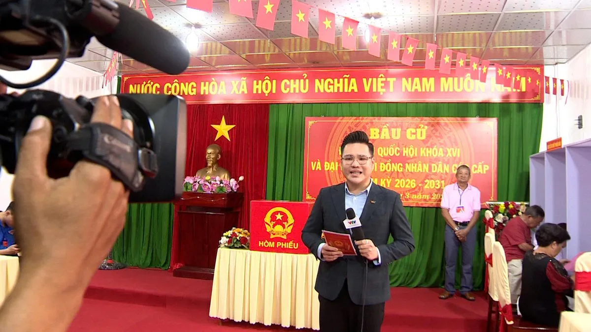 Hậu trường điểm cầu cực Nam của chương tr&igrave;nh bầu cử "Ng&agrave;y hội non s&ocirc;ng" - Ảnh 8.