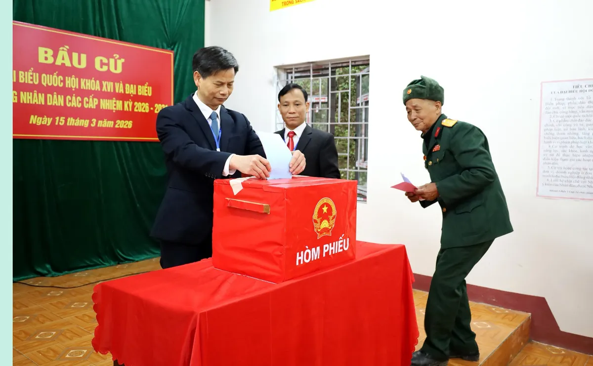 Thái Nguyên: Những lá phiếu đặc biệt của cử tri "thế kỷ" - Ảnh 8.