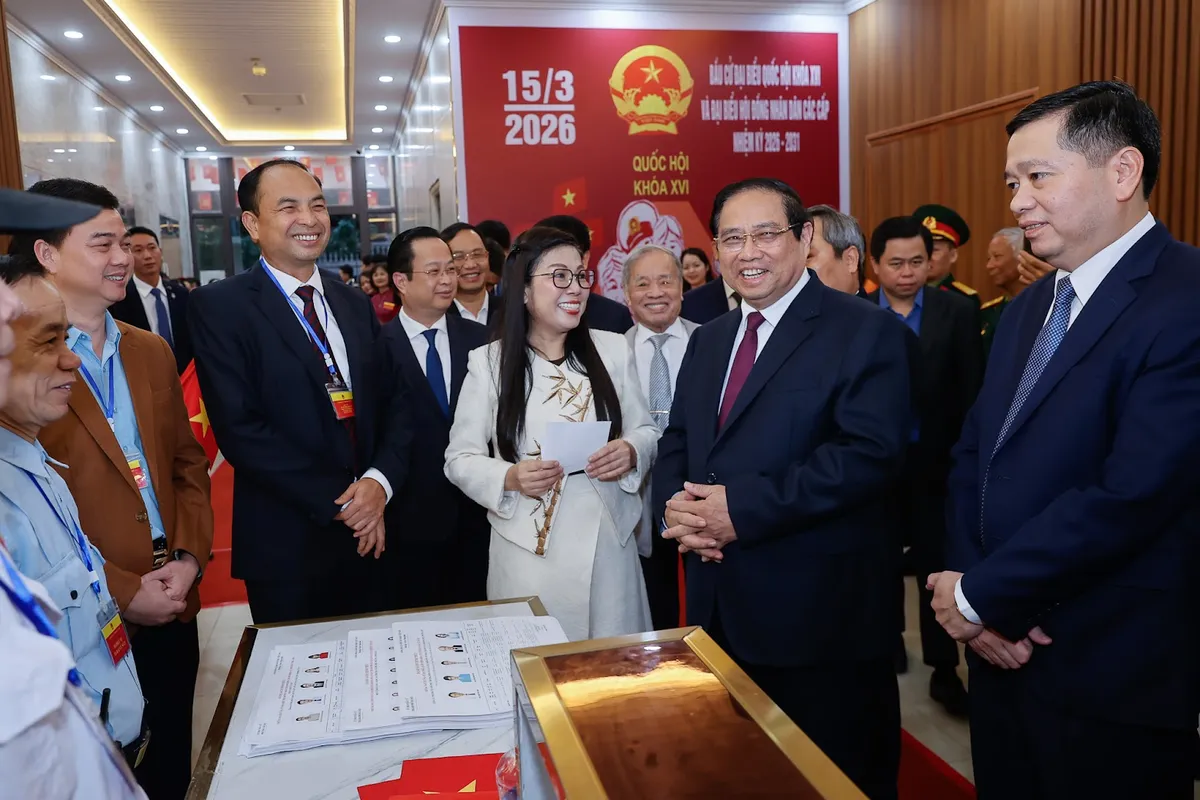 Thủ tướng bỏ phiếu bầu cử đại biểu Quốc hội khóa XVI và HĐND các cấp- Ảnh 1. Thủ tướng bỏ phiếu bầu cử đại biểu Quốc hội khóa XVI và HĐND các cấp- Ảnh 1.