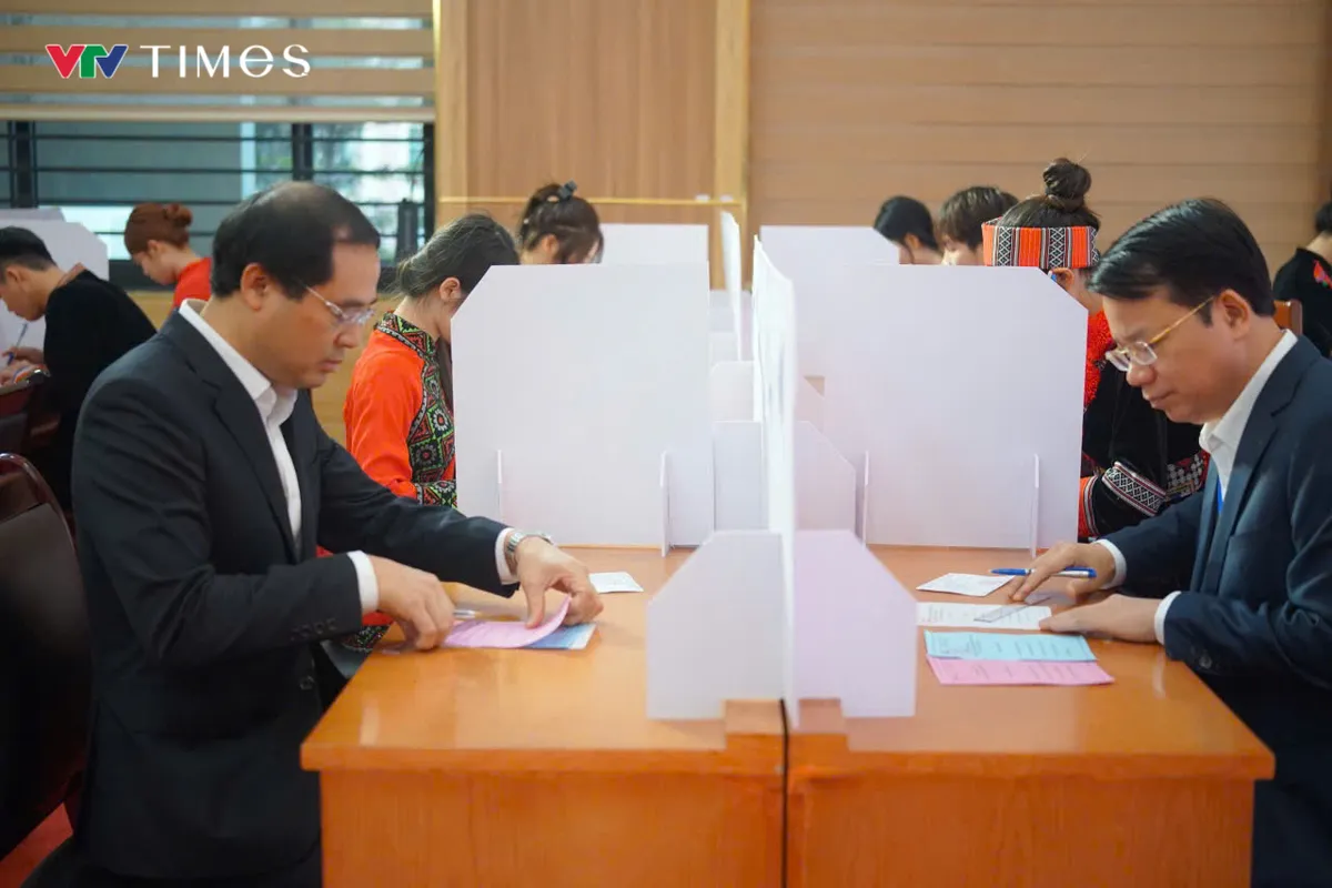 Thái Nguyên: Hơn 1,27 triệu cử tri nô nức đi bỏ phiếu bầu cử ĐBQH và HĐND các cấp - Ảnh 1.