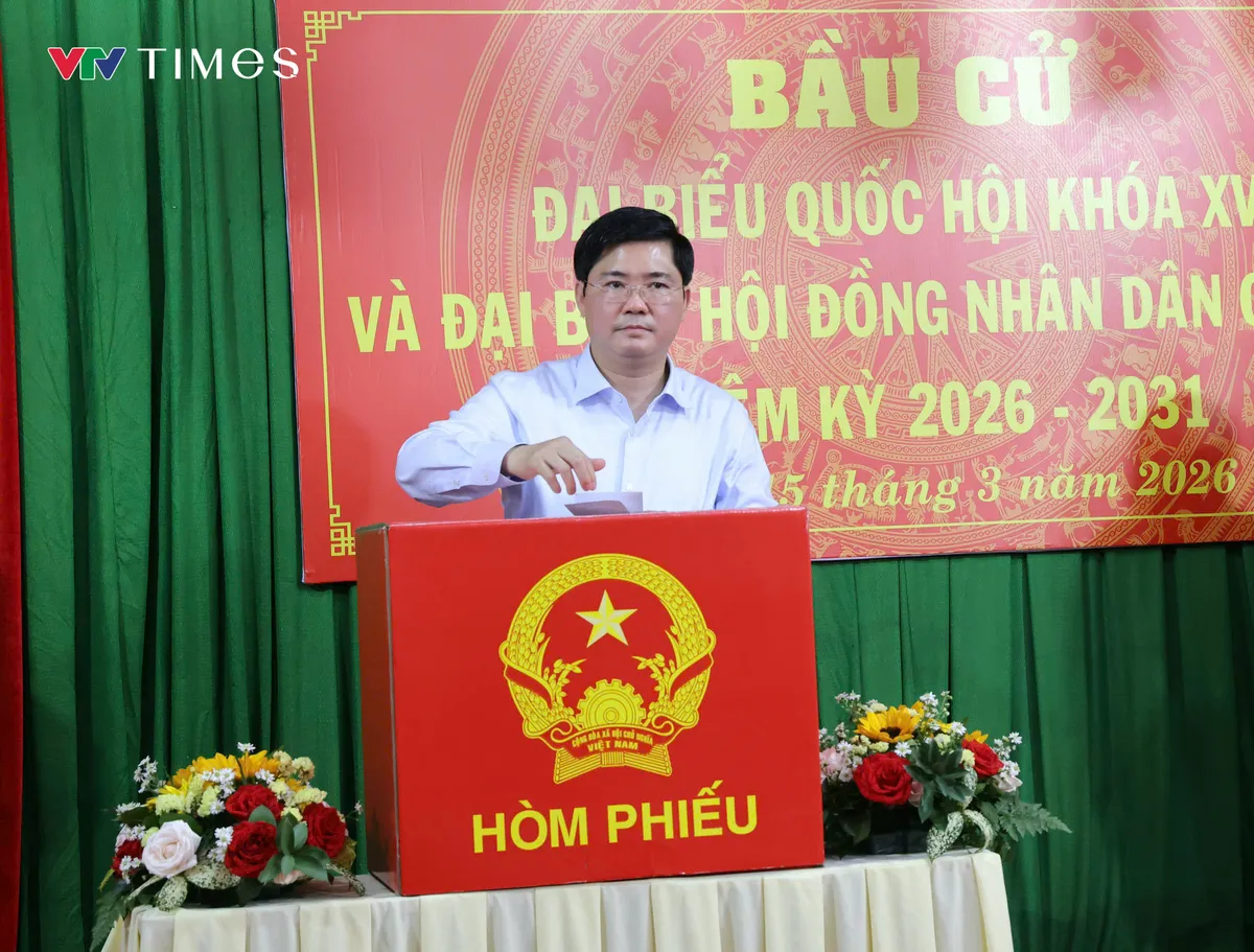 Cử tri Cần Thơ đi bầu từ sáng sớm, gửi kỳ vọng qua từng lá phiếu - Ảnh 6.