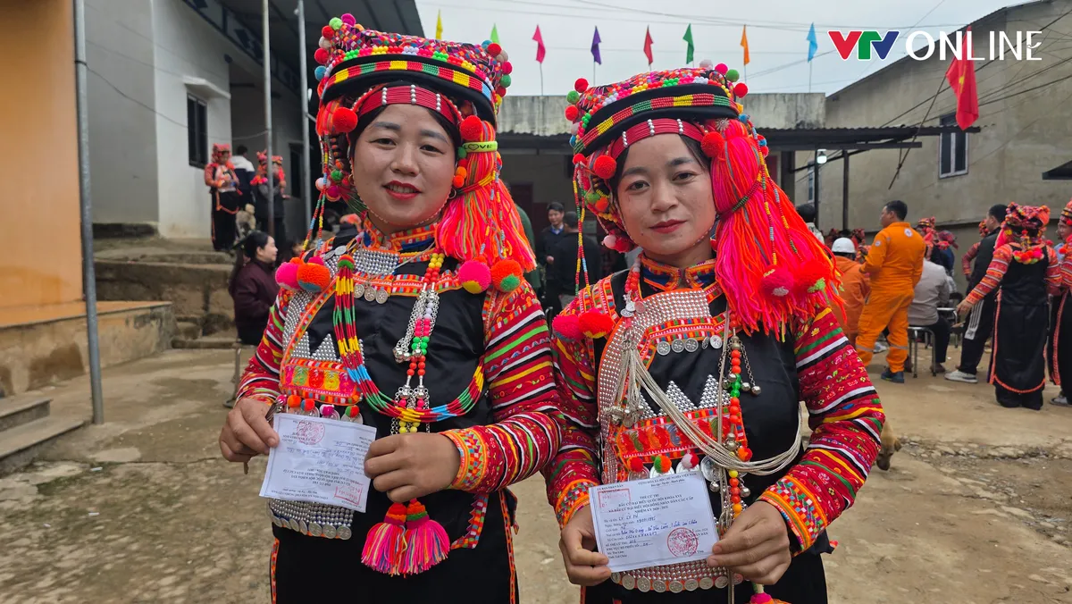 Cử tri thượng nguồn sông Đà gửi gắm niềm tin - Ảnh 6.