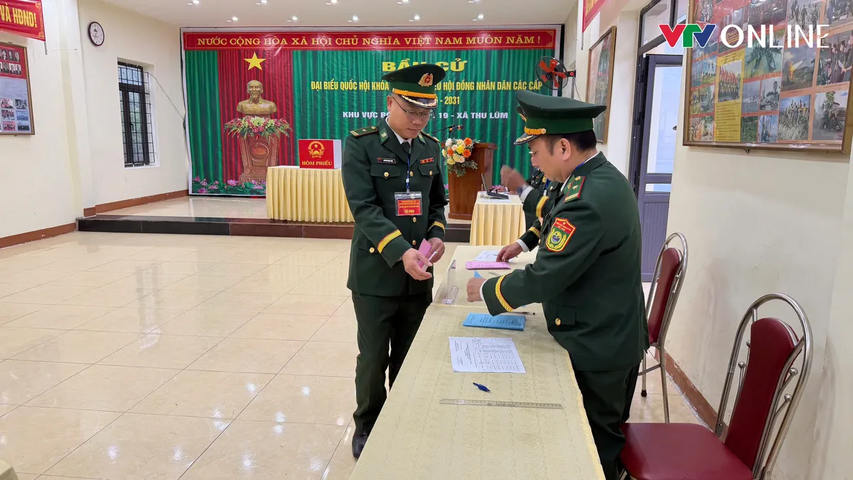 Cử tri thượng nguồn sông Đà gửi gắm niềm tin - Ảnh 8.