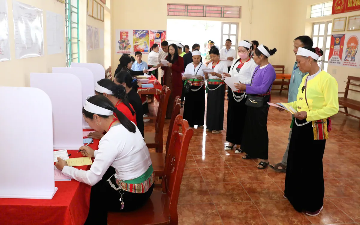 V&ugrave;ng đất Cố đ&ocirc; Ninh B&igrave;nh rộn r&agrave;ng "Ng&agrave;y hội non s&ocirc;ng"  - Ảnh 7.