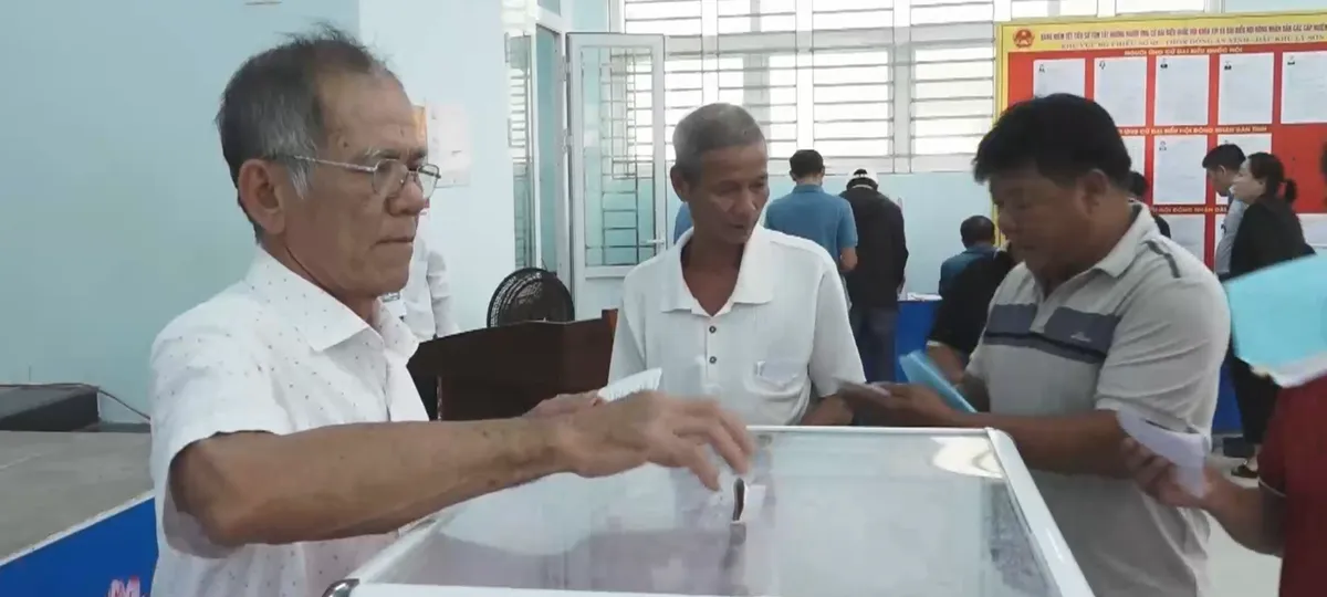 Tổng hợp ng&agrave;y hội bầu cử tại đại biểu Quốc hội v&agrave; HĐND c&aacute;c cấp nhiệm kỳ 2026 - 2031 tại c&aacute;c đặc khu Cồn Cỏ, L&yacute; Sơn, Trường Sa- Ảnh 2.