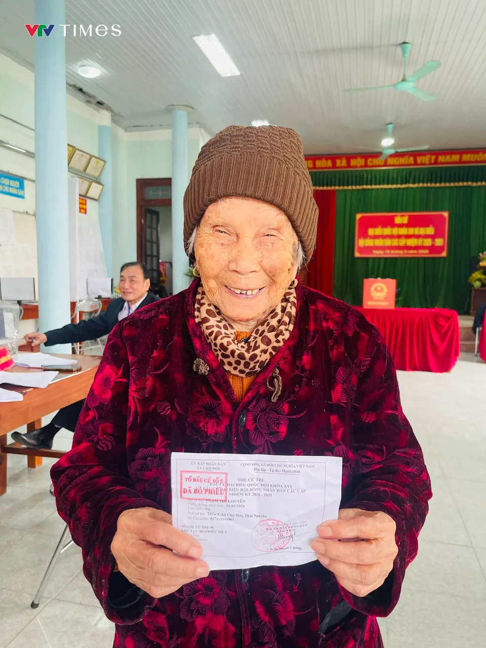 Thái Nguyên: Những lá phiếu đặc biệt của cử tri "thế kỷ" - Ảnh 2.