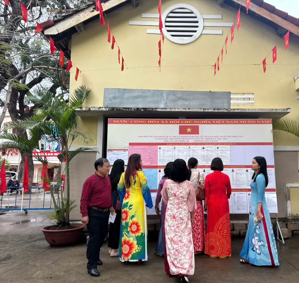 Khánh Hòa: Hơn 1,65 triệu cử tri nô nức đi bầu cử đại biểu Quốc hội và HĐND các cấp - Ảnh 5.