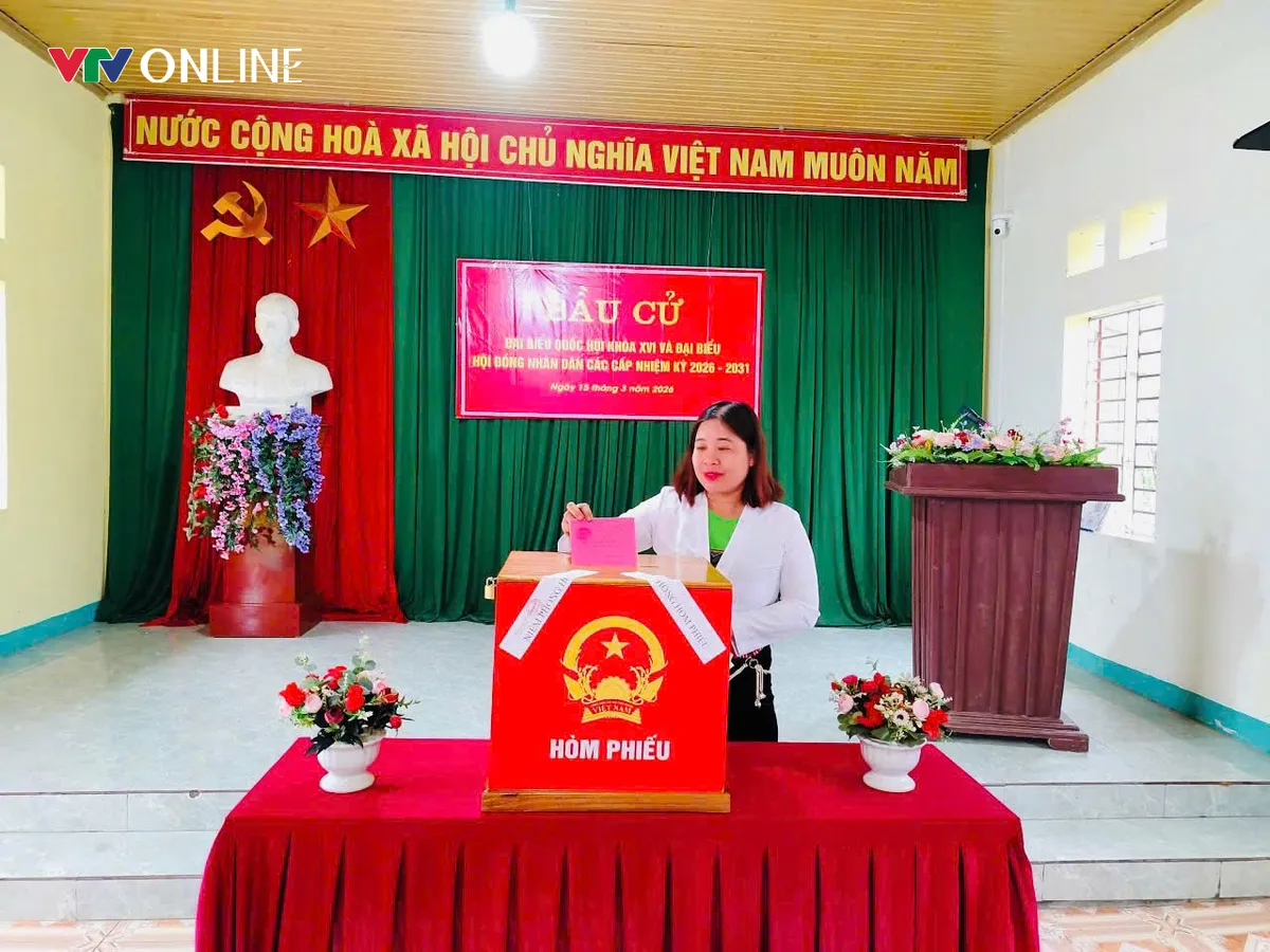 Cử tri vùng cao Phú Thọ phấn khởi tham gia ngày hội bầu cử - Ảnh 2.