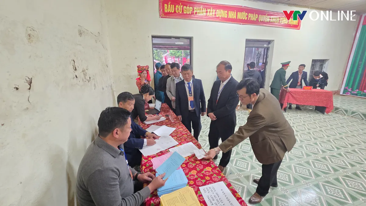 Cử tri thượng nguồn sông Đà gửi gắm niềm tin - Ảnh 1.