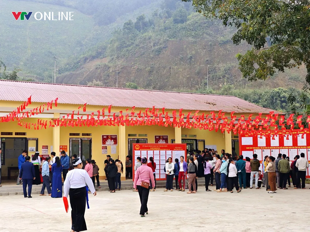 Gần 2,8 triệu cử tri Phú Thọ gửi gắm niềm tin qua từng lá phiếu - Ảnh 7.