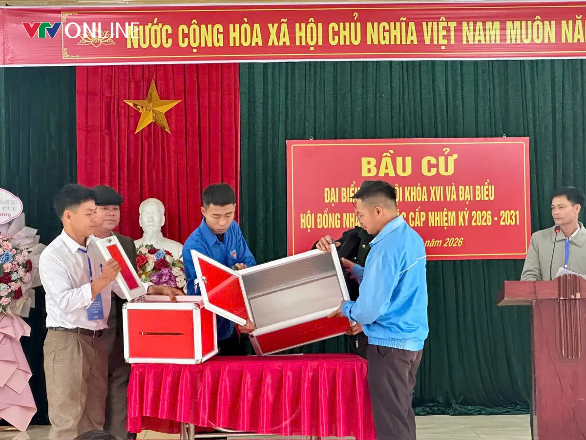 Cử tri vùng cao Phú Thọ phấn khởi tham gia ngày hội bầu cử - Ảnh 6.