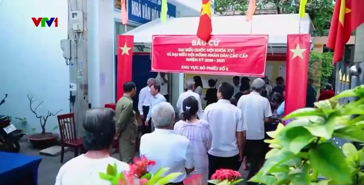 Người dân cả nước nô nức đi bỏ phiếu - Ảnh 4.