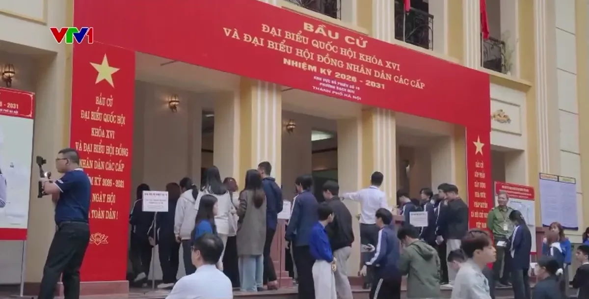 Cử tri trẻ lần đầu tham gia bầu cử - Ảnh 1.