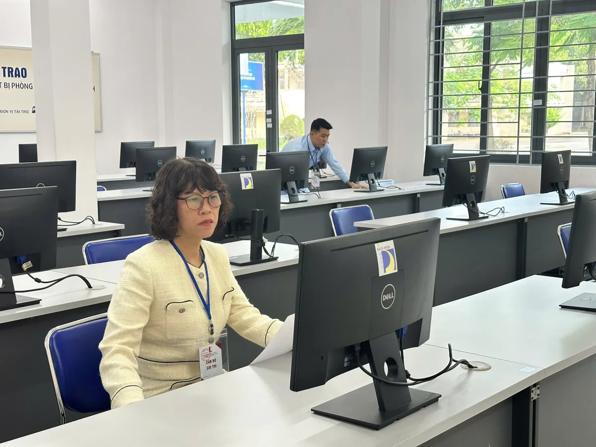 Hơn 20.000 thí sinh dự thi TSA với nhiều công nghệ khảo thí mới - Ảnh 17.