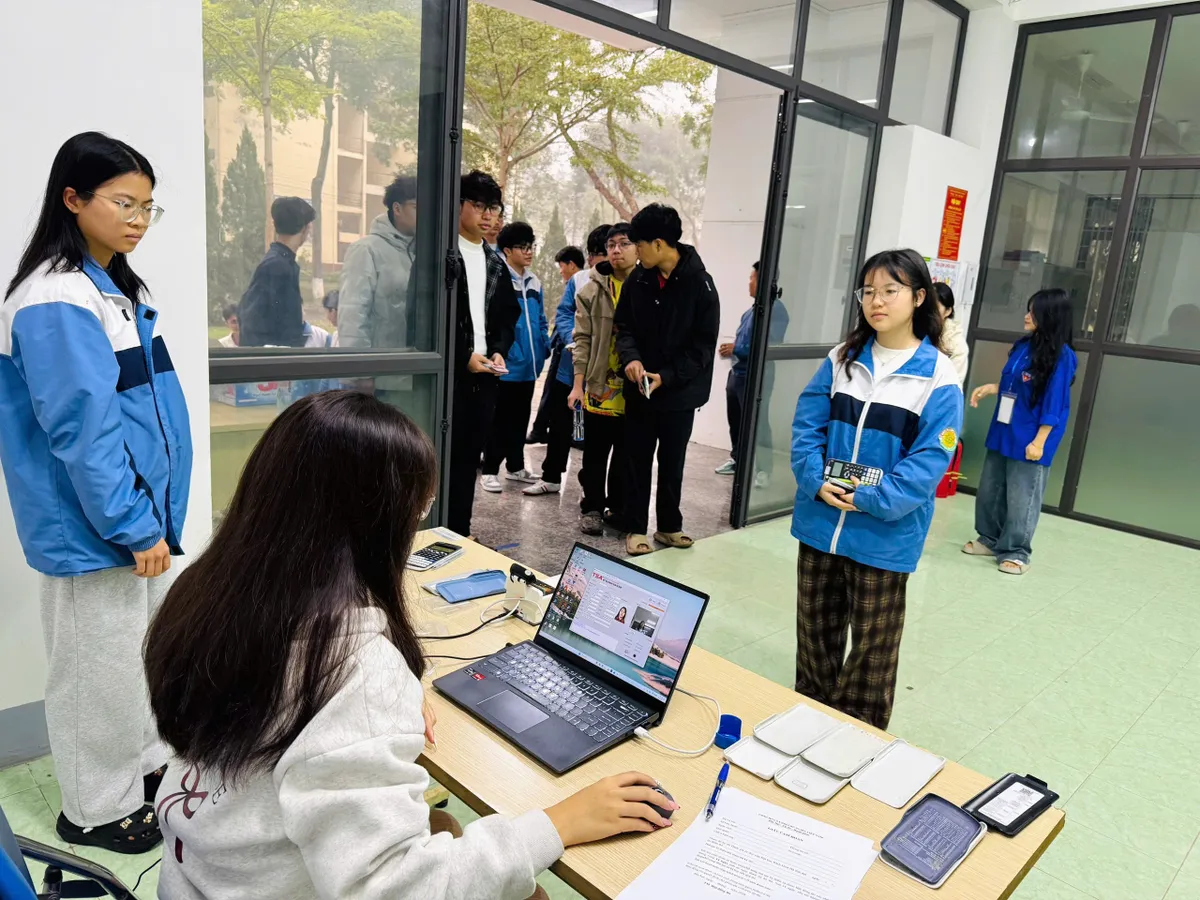 Hơn 20.000 thí sinh dự thi TSA với nhiều công nghệ khảo thí mới - Ảnh 14.