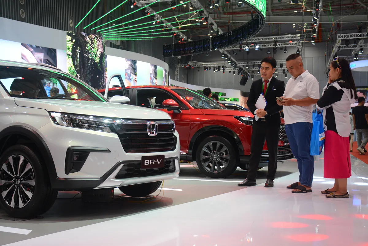 Doanh số ô tô xăng, dầu tại Việt Nam giảm mạnh, xe hybrid tăng trưởng- Ảnh 1. Doanh số ô tô xăng, dầu tại Việt Nam giảm mạnh, xe hybrid tăng trưởng- Ảnh 1.