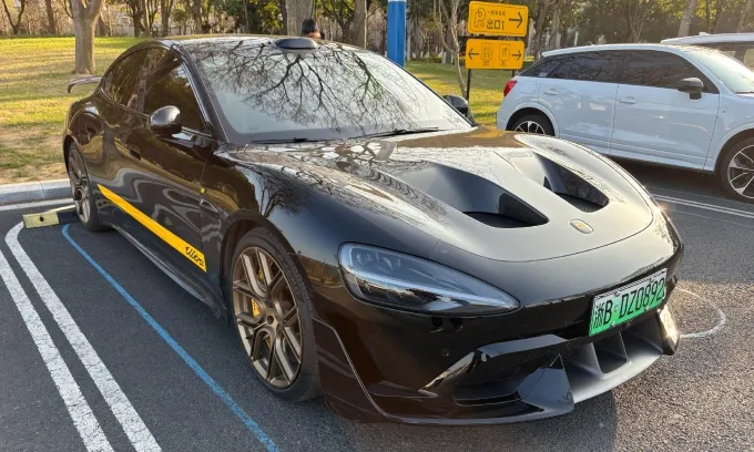 Xiaomi n&acirc;ng cấp miễn ph&iacute; nắp ca-p&ocirc; &ldquo;hai khe h&uacute;t gi&oacute;&rdquo; cho SU7 Ultra sau tranh c&atilde;i- Ảnh 1.